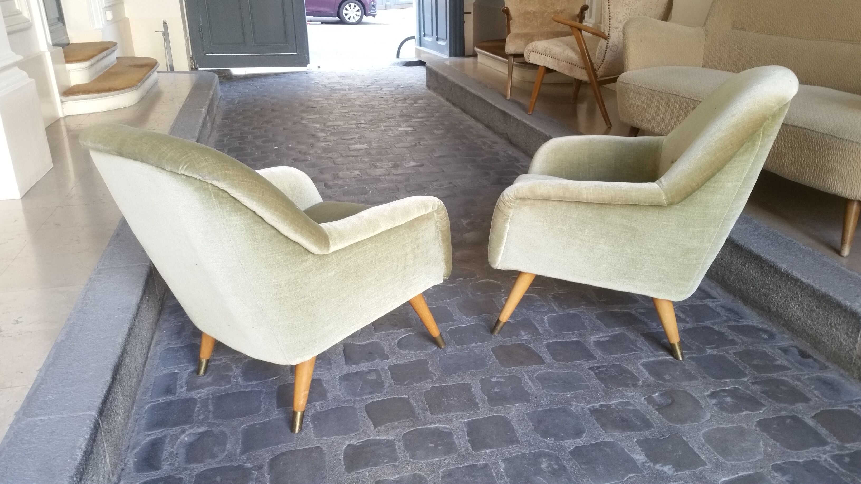 Danish chair club organic years soft 50 green glossy