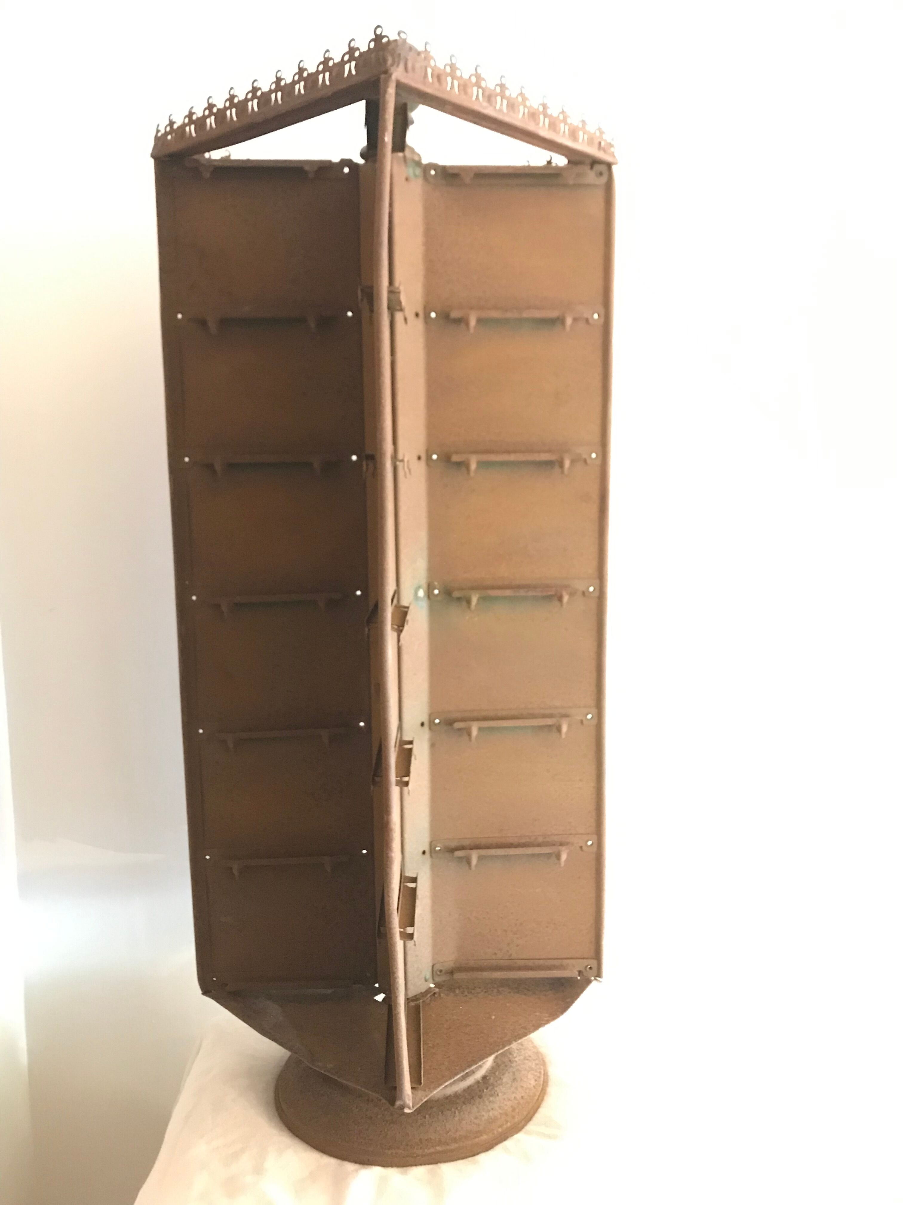 Display bears postcards or photos before 1900