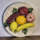 Assiette en barbotine fruits