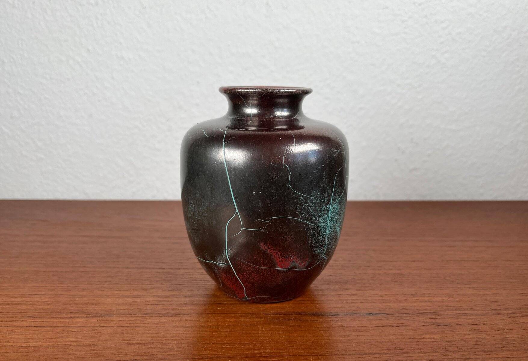 German studio pottery vase Art Deco by Richard Uhlemeyer, 1940s.