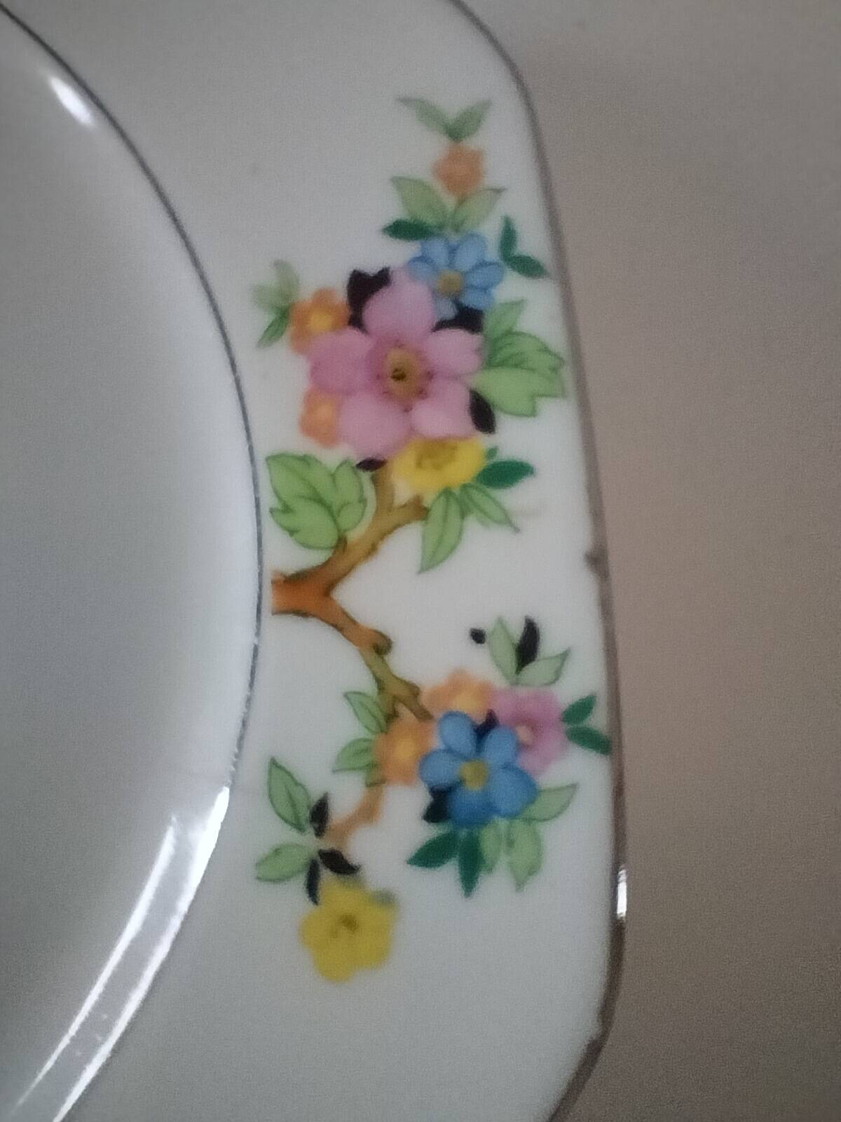 Vierzon porcelain footed plate – Edgar Gaucher, 1950s