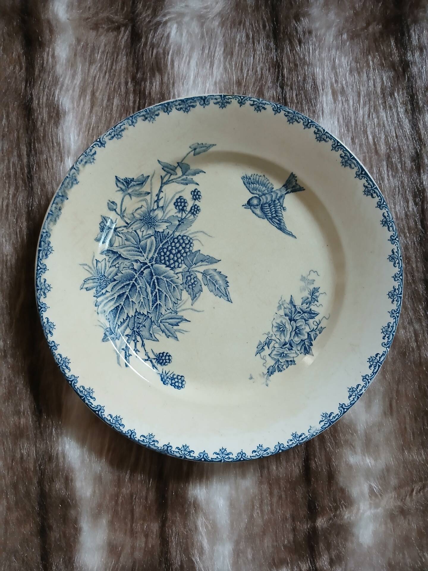 8 mismatched ironstone dinner plates