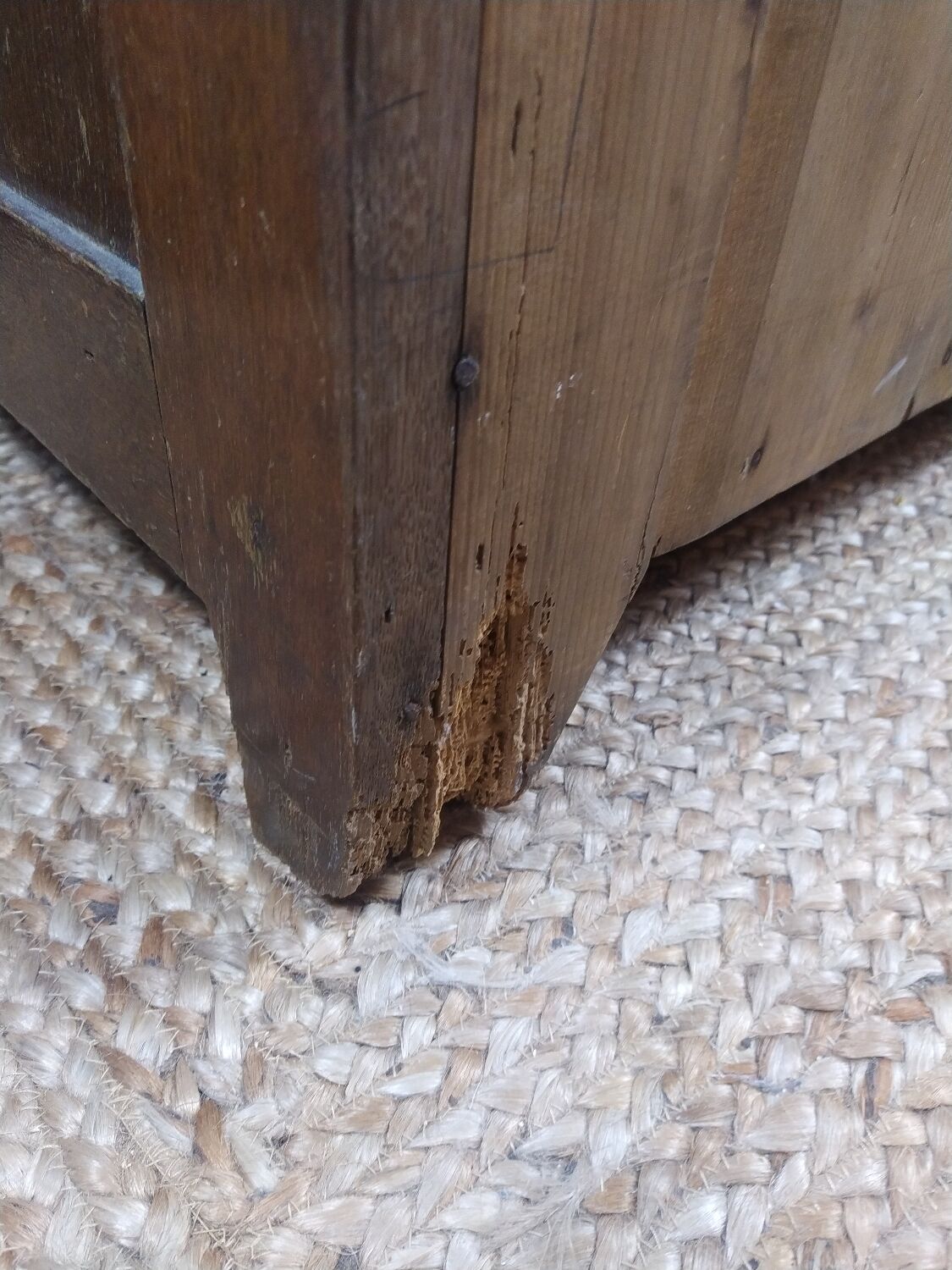 Vintage wooden chest of drawers