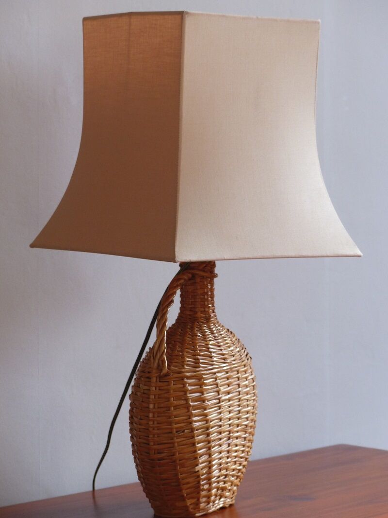 Braided Wicker table lamp