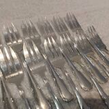 12 silver-plated metal cake forks by silversmith Guillaumot, contours