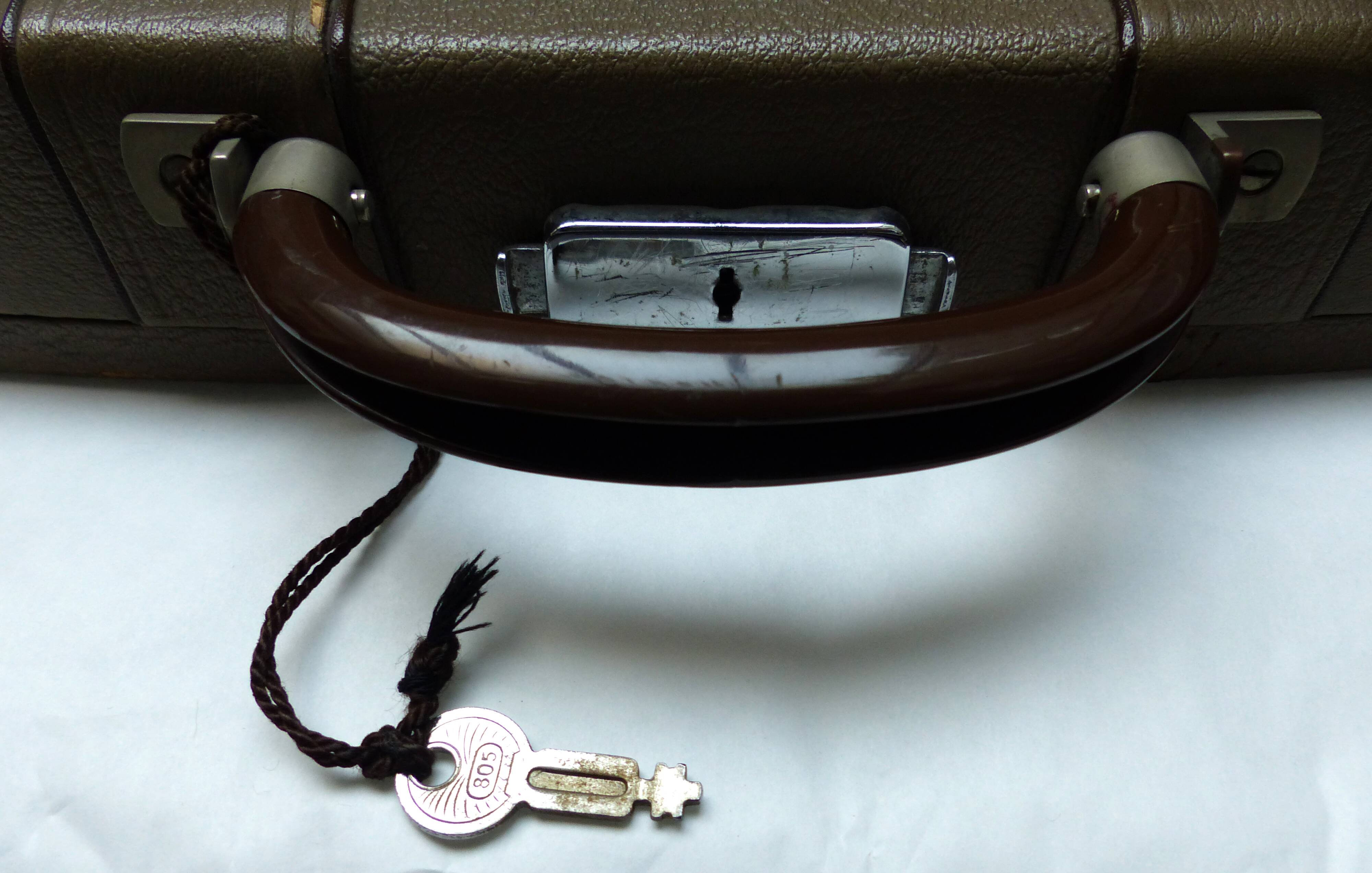 Gossen Tippa portable typewriter