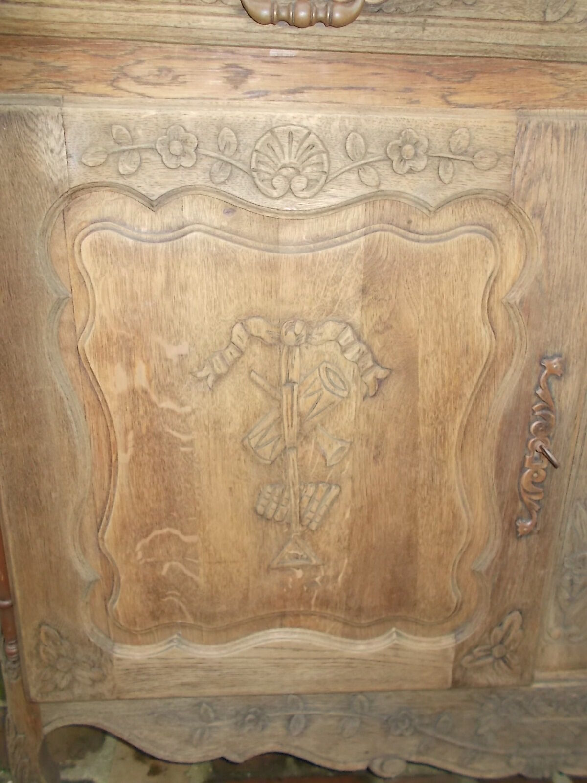 Country-style sideboard