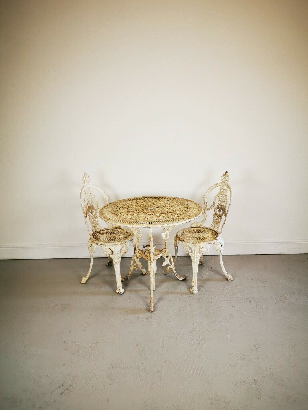 Vintage antique outdoor garden furniture cast metal table & 2 chairs