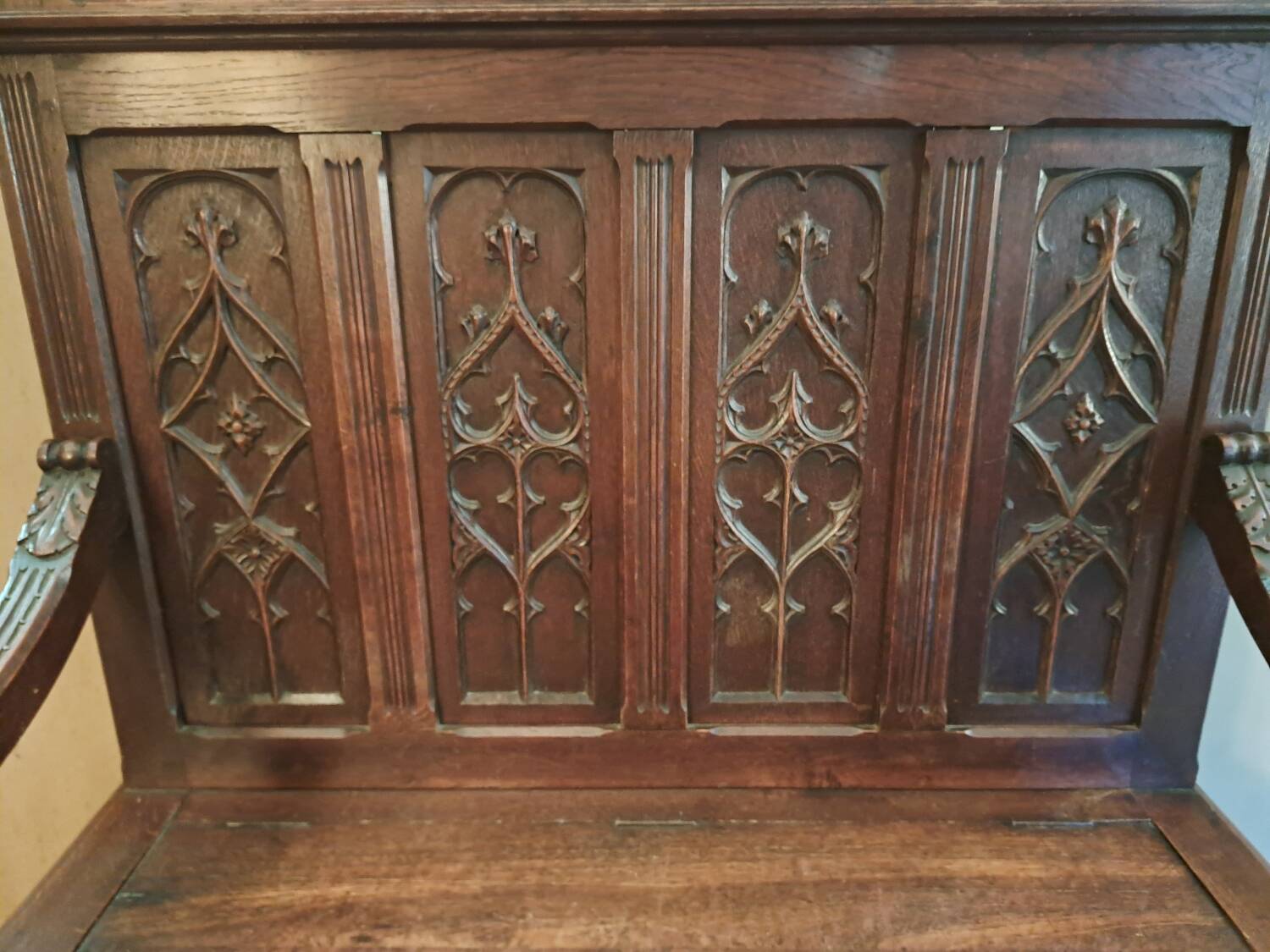 Neo-Gothic chest bench from the late 19th century