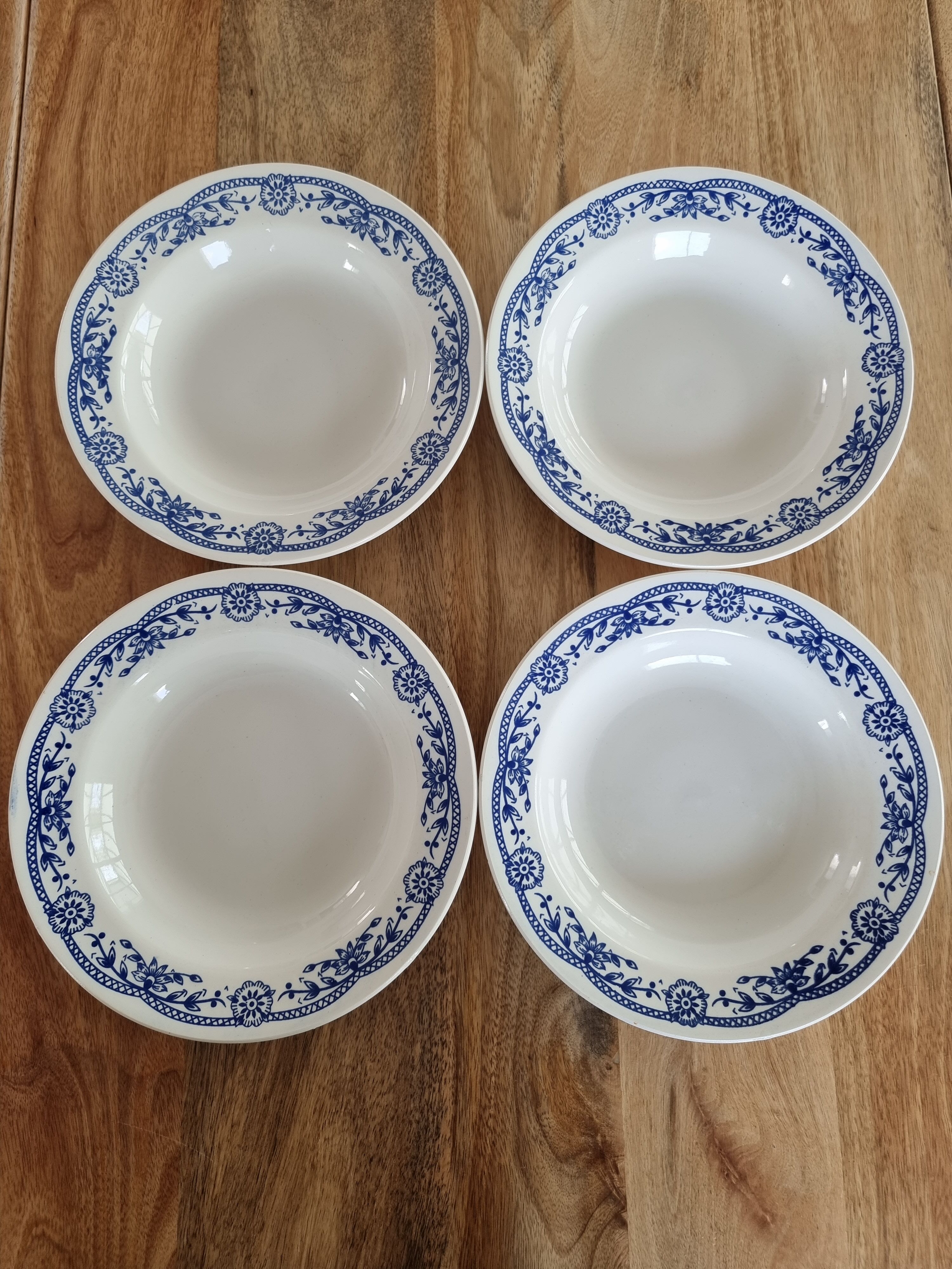 Set of 4 vintage floral plates