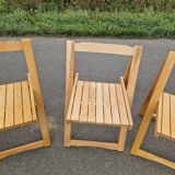 Set of 4 vintage folding chairs