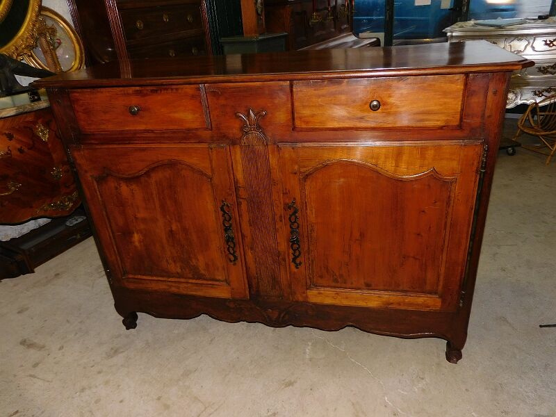 Bahut Louis XV in merisier of the 18th siecle