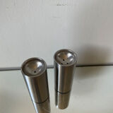 Salière et poivrier d'Arne Jacobsen pour Stelton