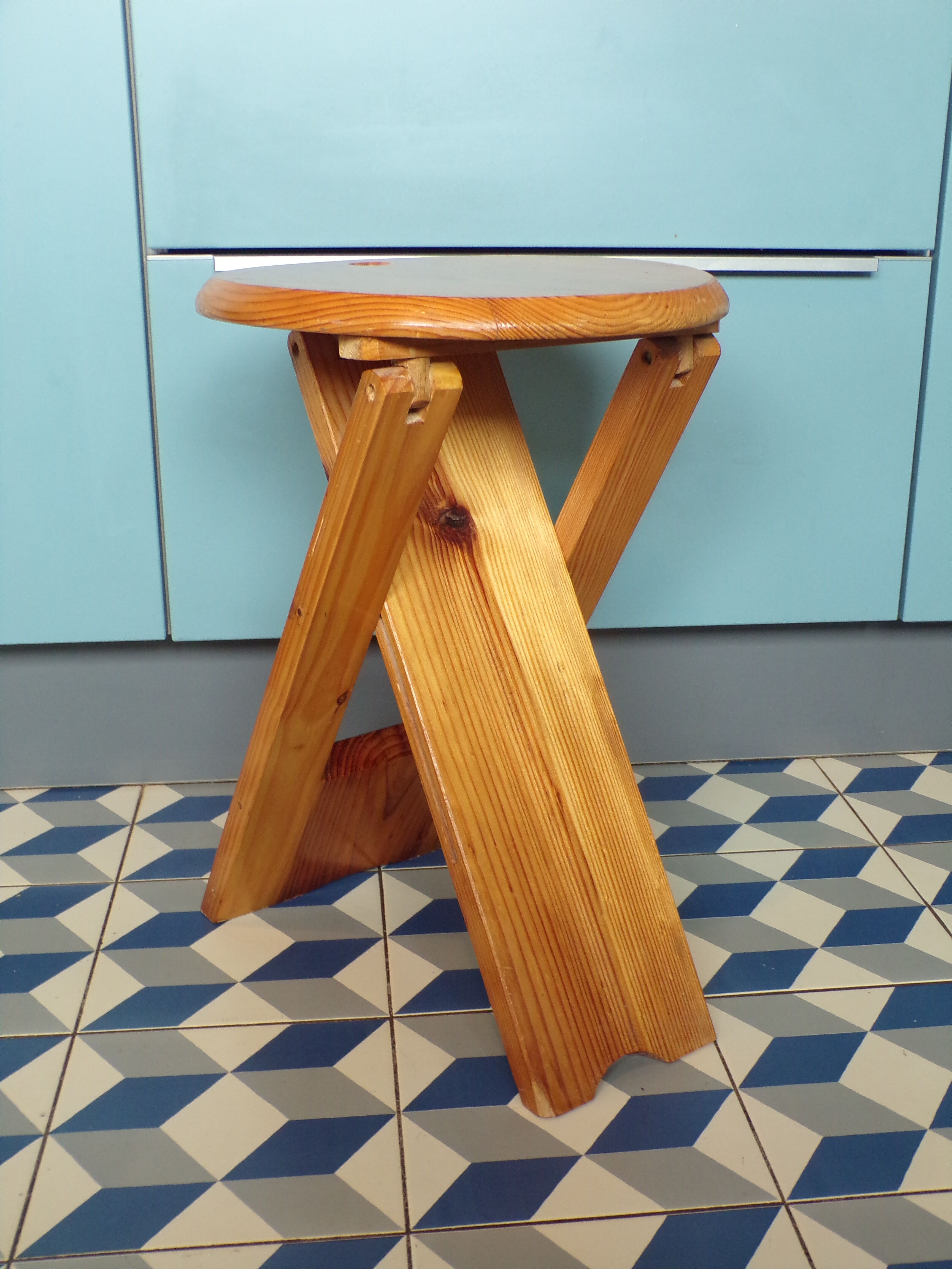 Vintage folding stool in pine