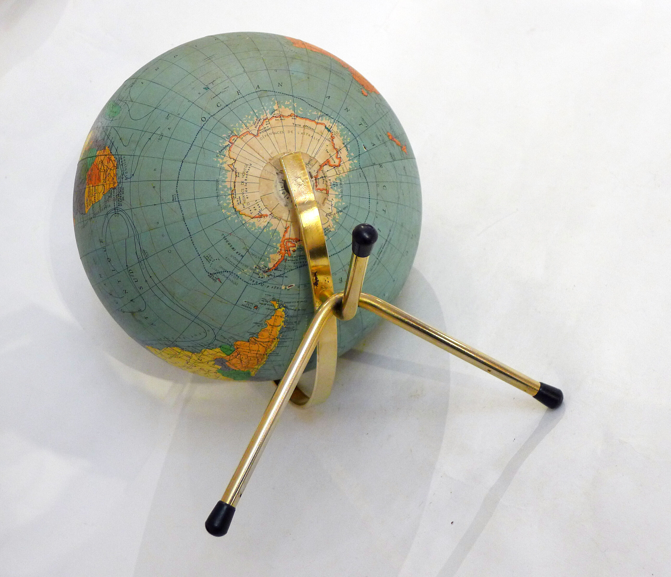 Tripod terrestrial globe 1960'