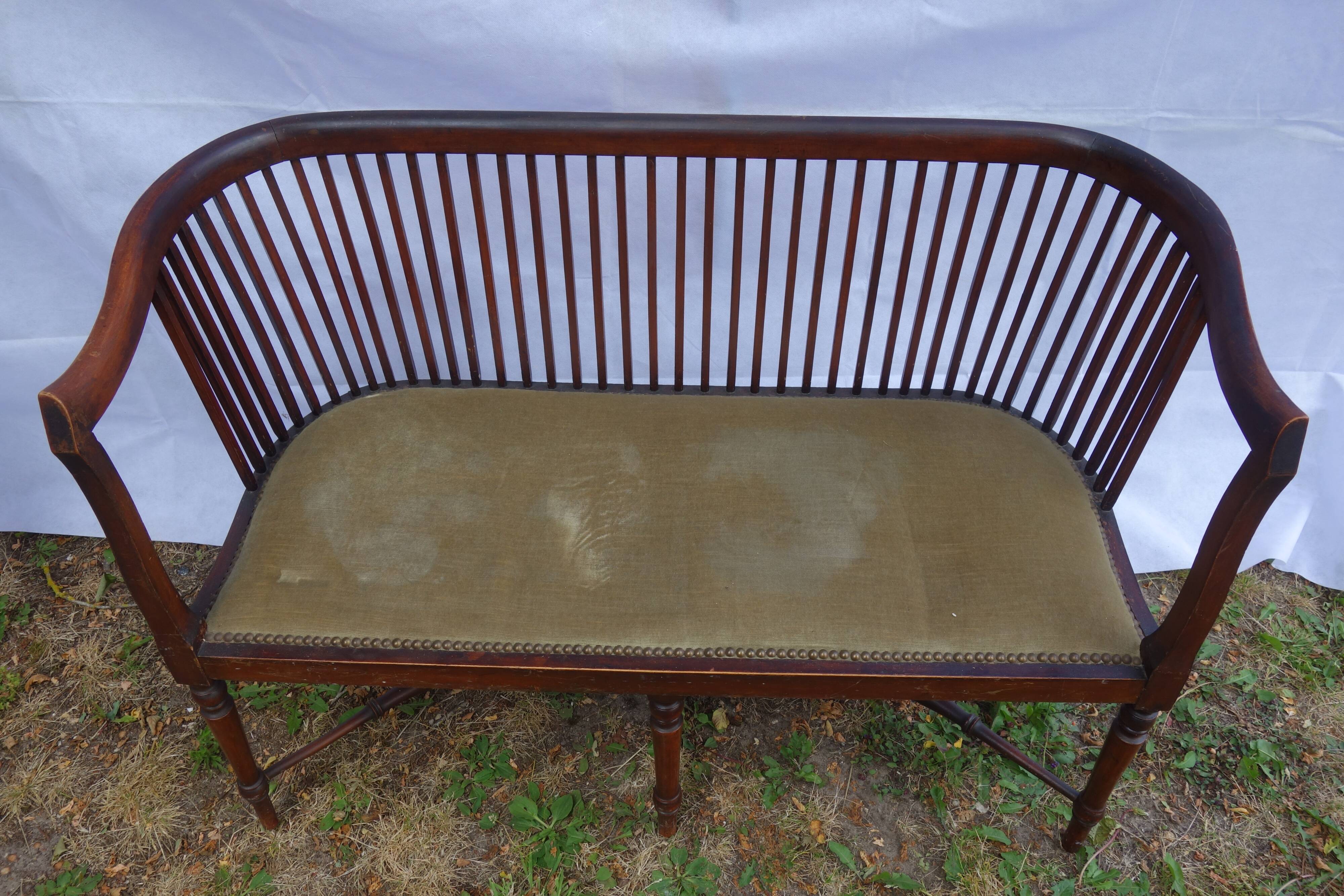 Old seat and 2 armchairs