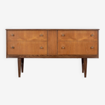 Buffet/coiffeuse danoise du milieu du siècle en teck et en laiton. Vintage moderne/rétro/scandinave.