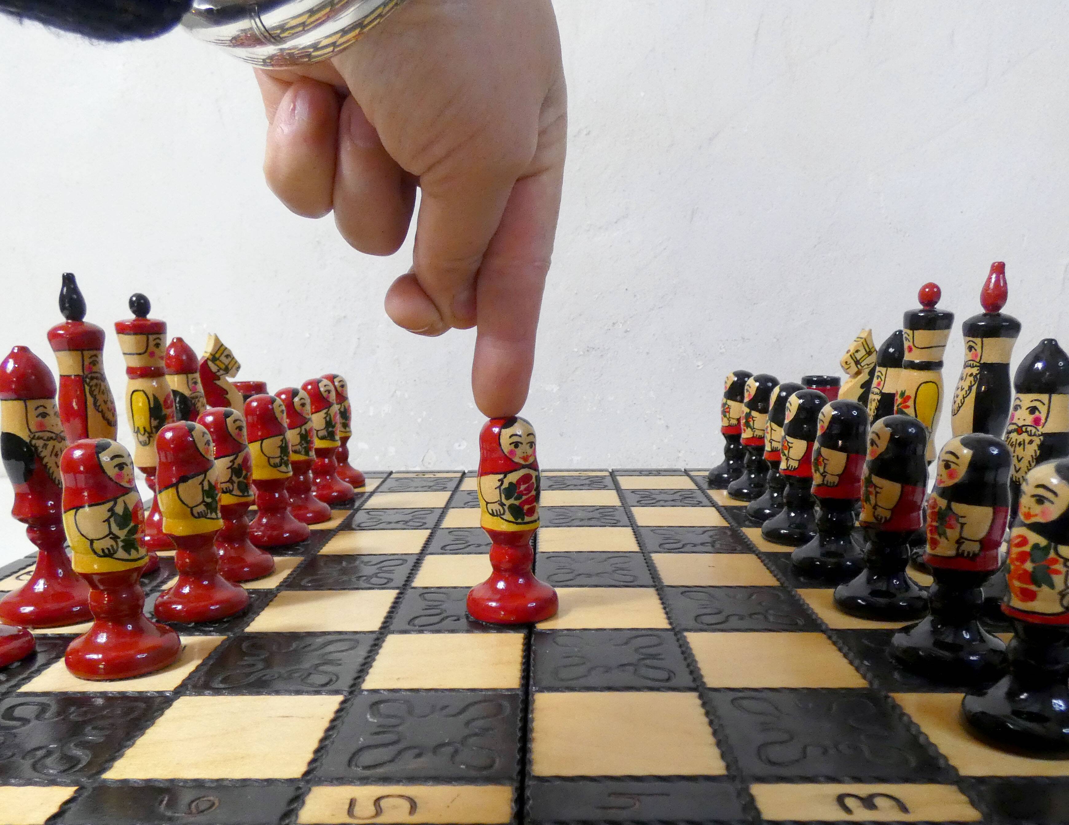 Khokhloma chess game