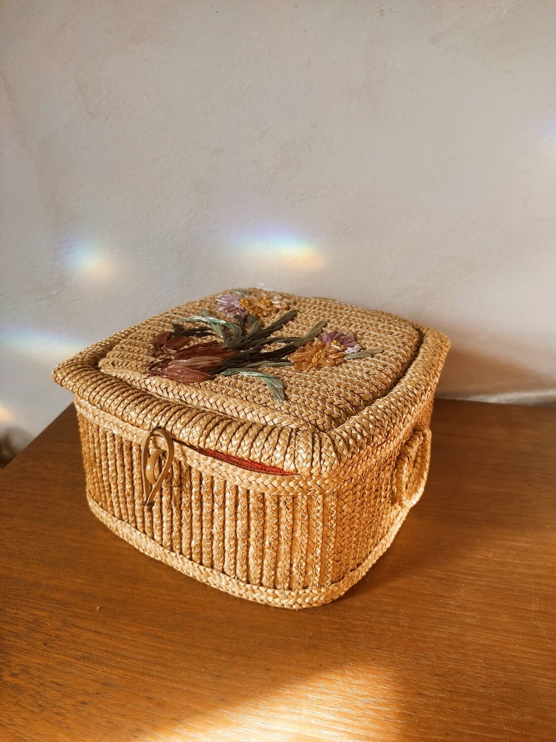 Boite à bijoux en paille tressée