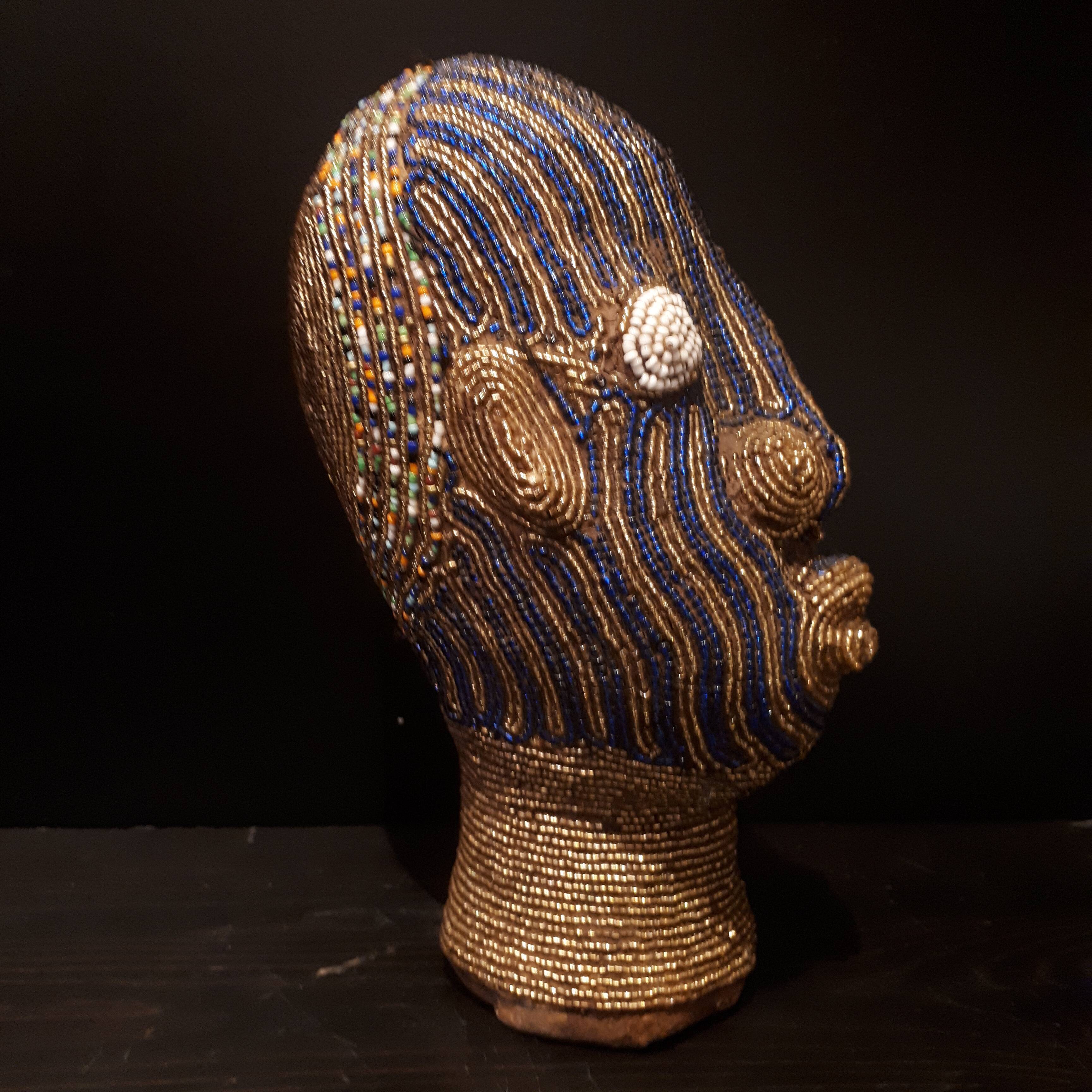 Bamiléké beaded head