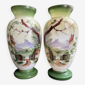 Paire de grands vases en opaline décorés main avec marques au talon – Napoléon III