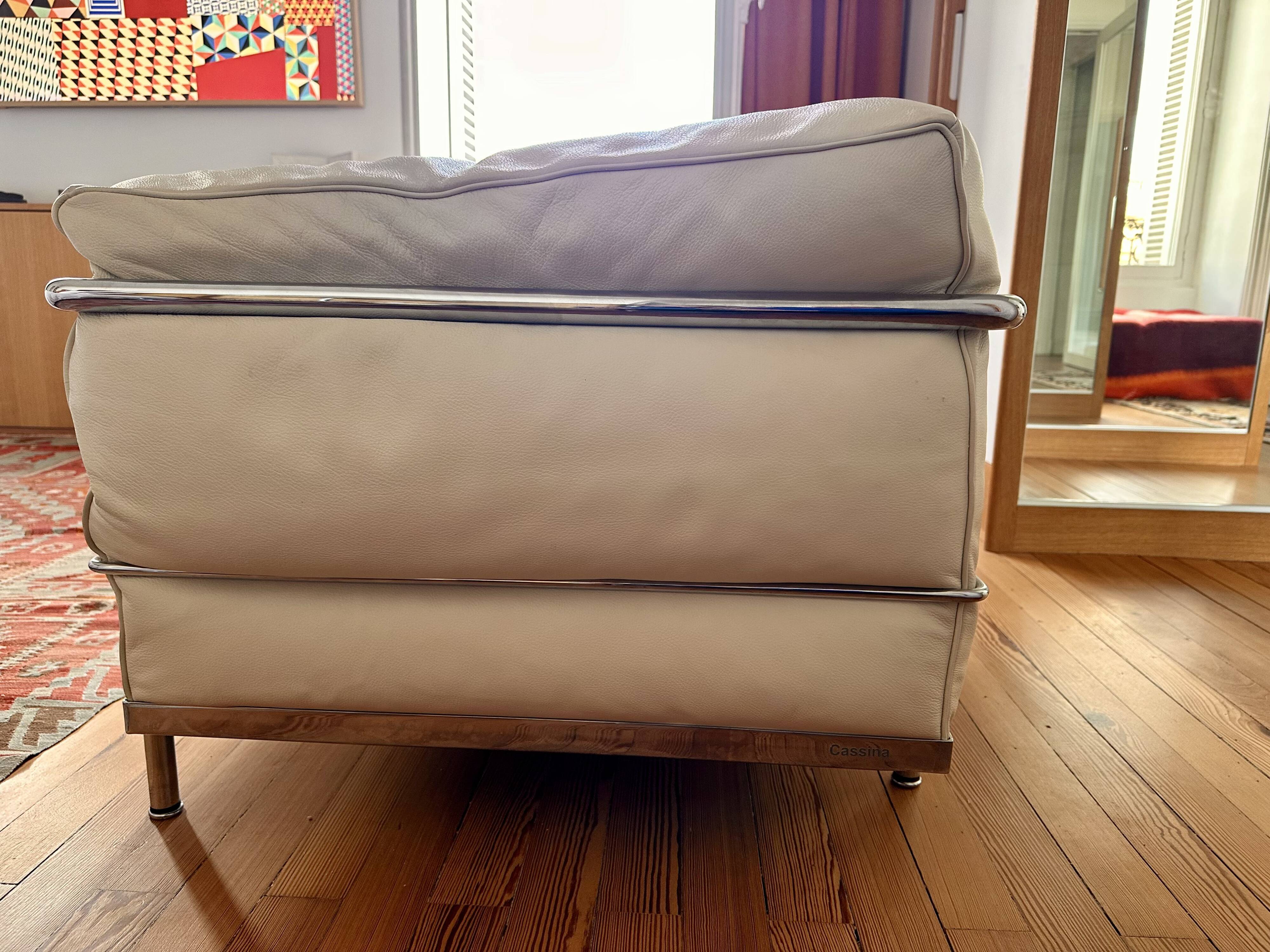 Cassina lc3 armchair authentic - luxury version in feathers - excellent condition