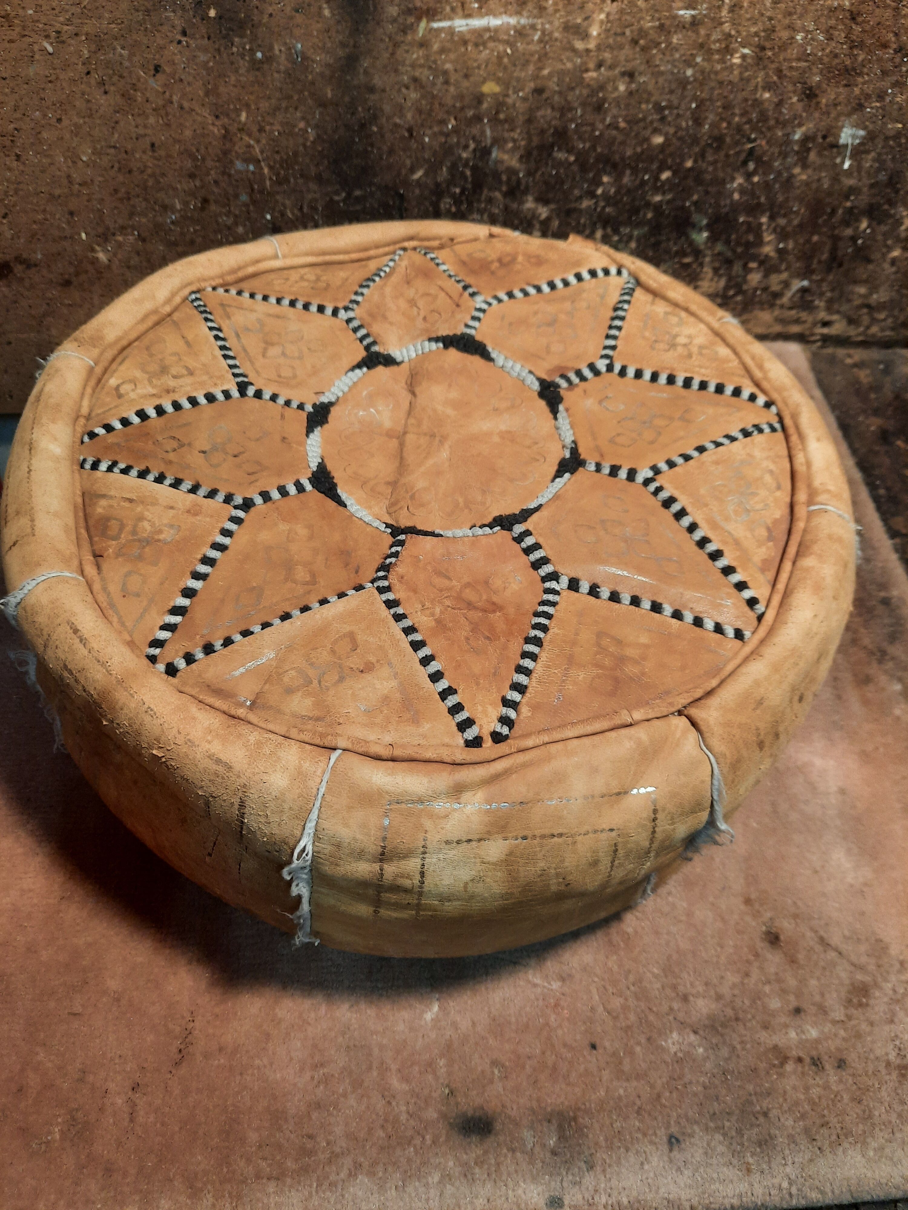 Vintage moroccan pouf