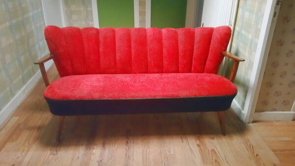 Canapé scandinave rouge bi color années 50 60 peluche rouge noir
