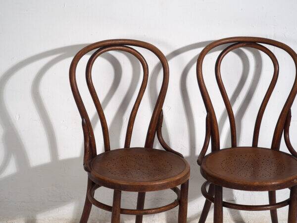 Pair of antique Viennese chairs (c. 1920). Set of 2, no. 2