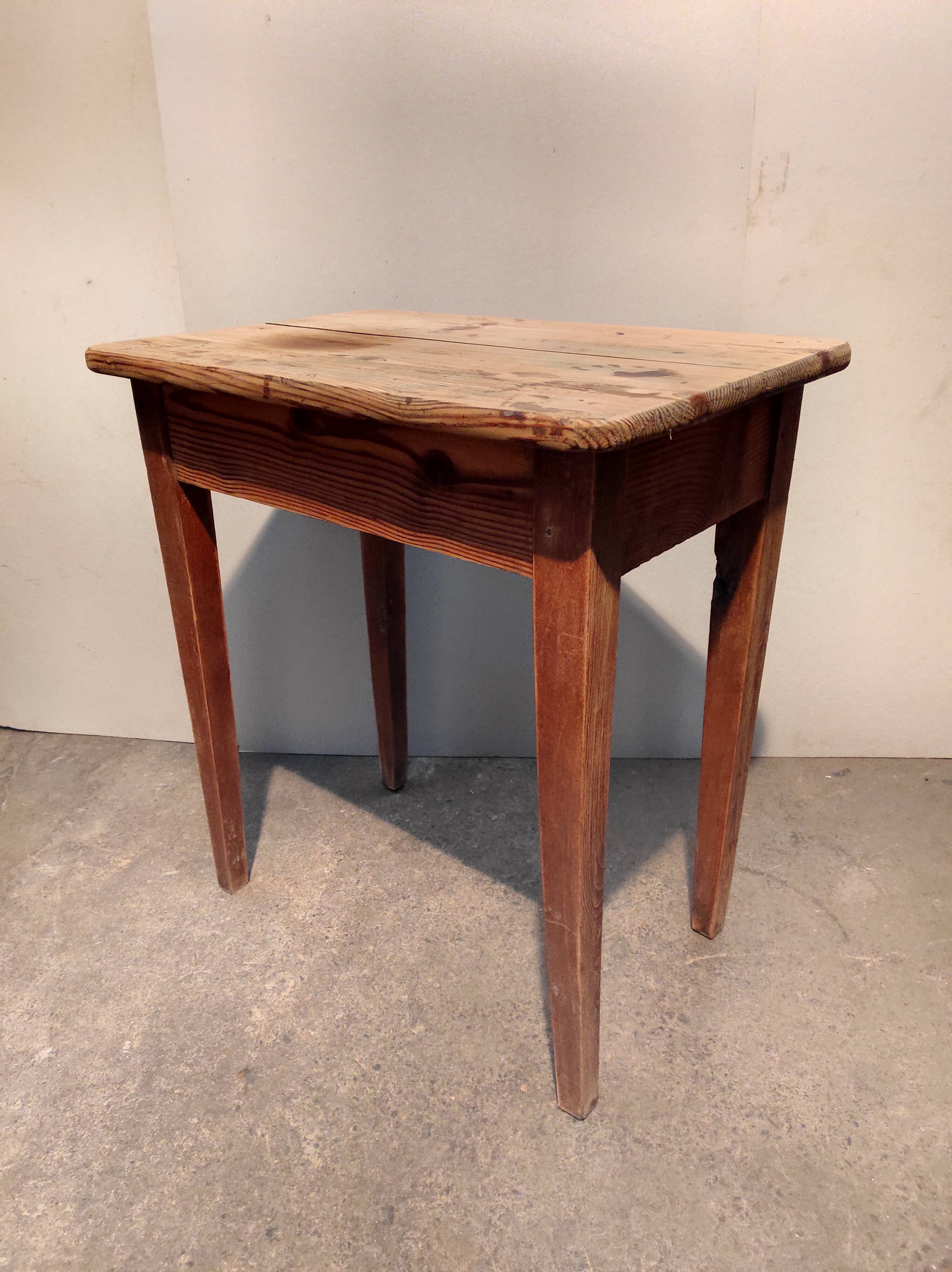 Farmhouse wooden table in fir and beech