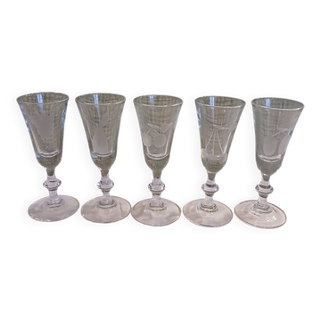 5 verres à liqueur ou eau de vie