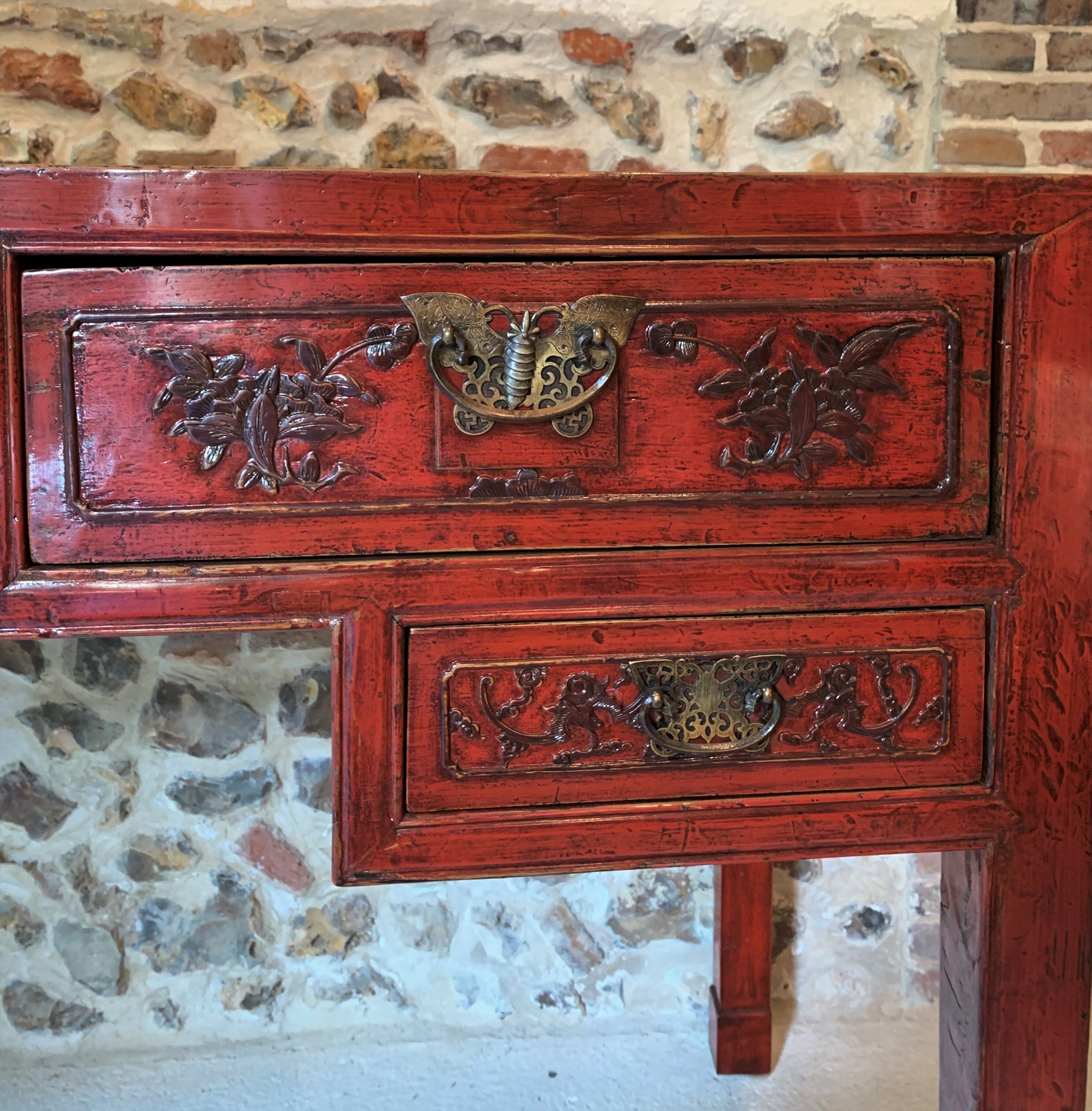 Ancient Chinese red laqué desk