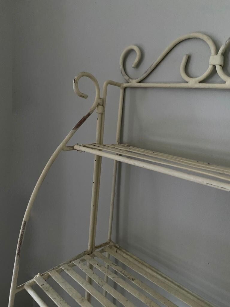 Kitchen shelf, three trays