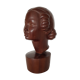 Buste en bois jeune fille aux macarons 30'