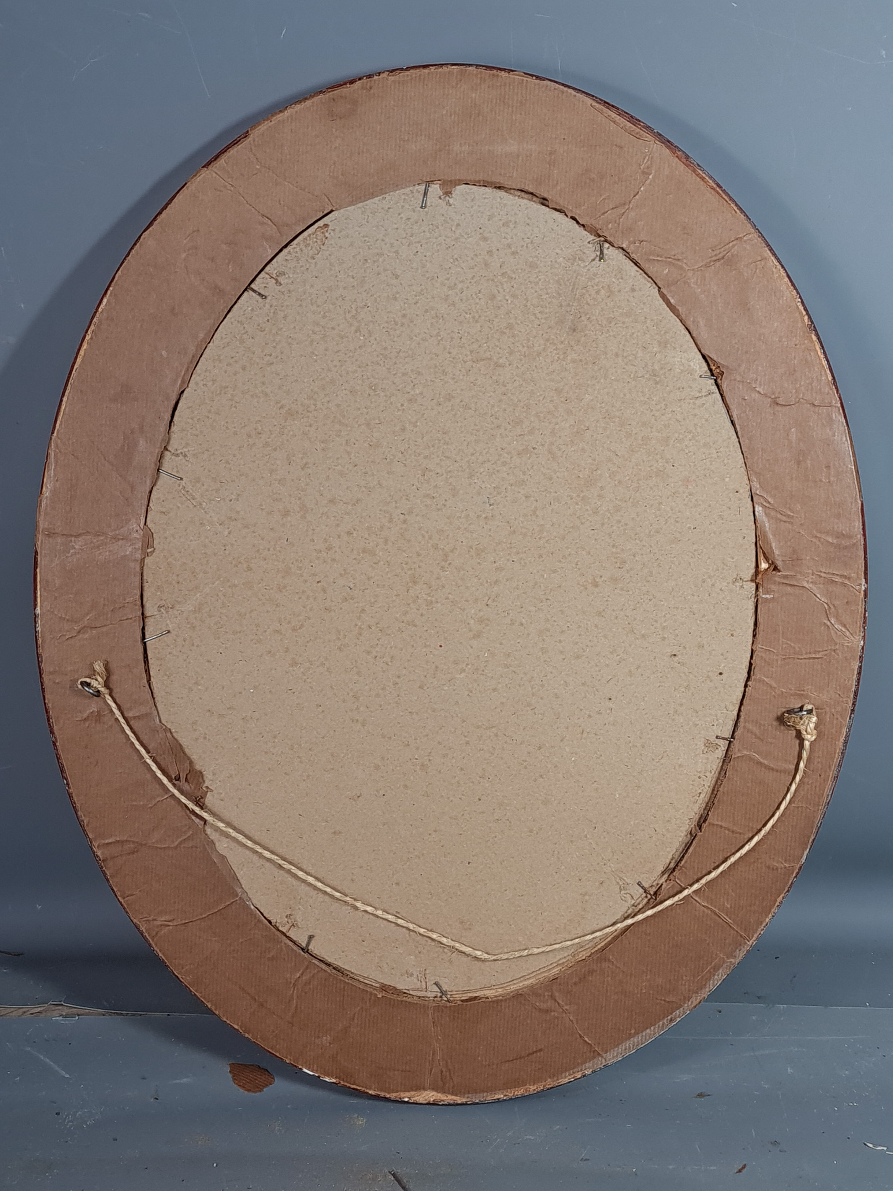 Old oval frame gilded stucco wood 50.5x40 cm, leaf 40x29.8 cm circa 1930 SB