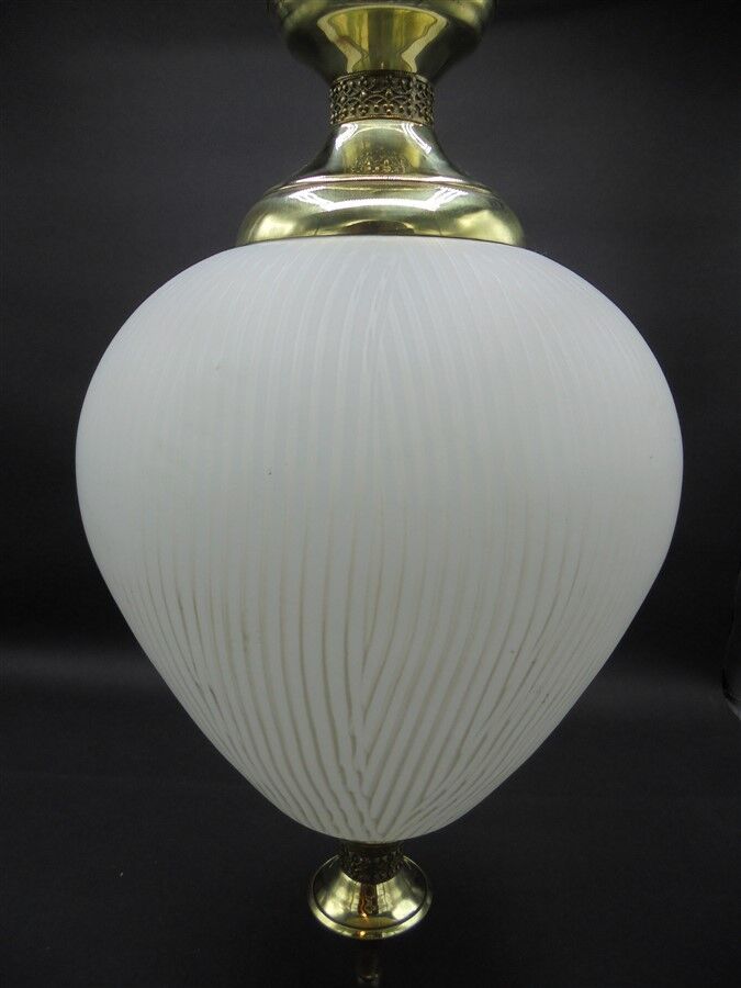 Suspension en verre et laiton