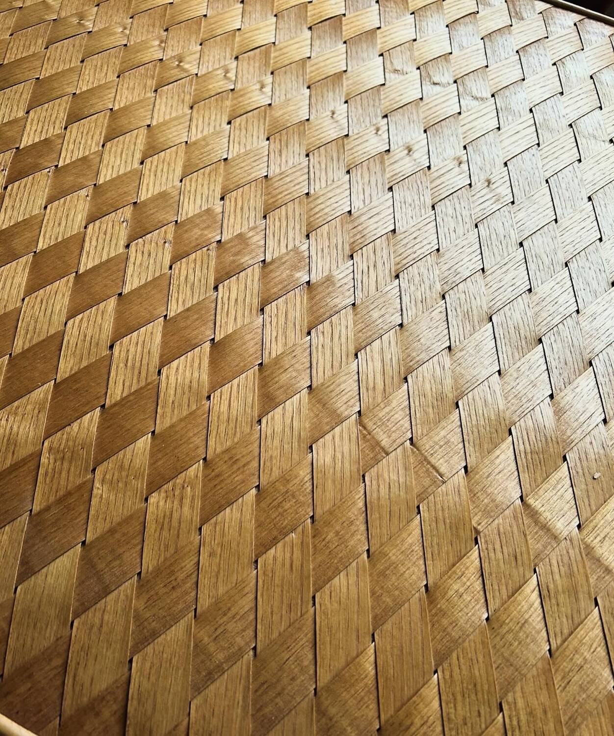 Table and chairs in woven chestnut