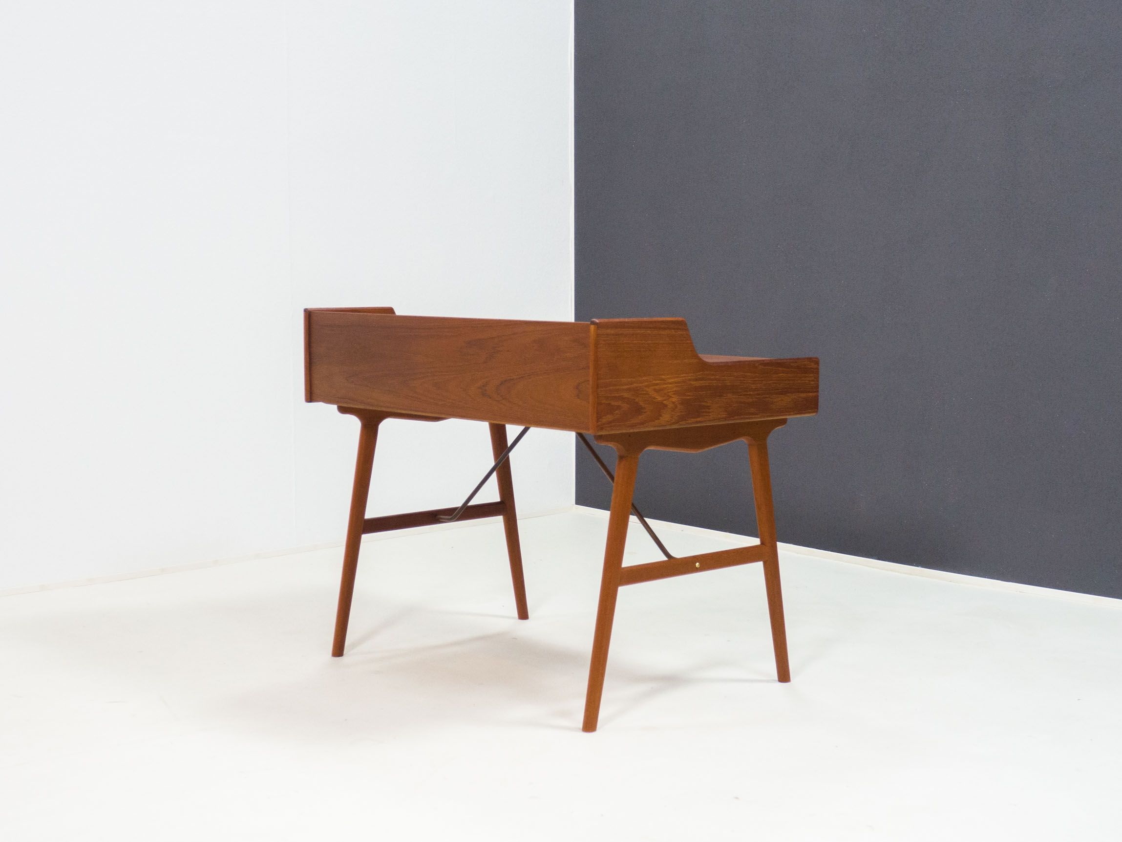 ‘model 56’ free standing teak desk by Arne Wahl Iversen for Vinde Møbelfabrik