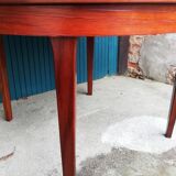 Expandable roundtable