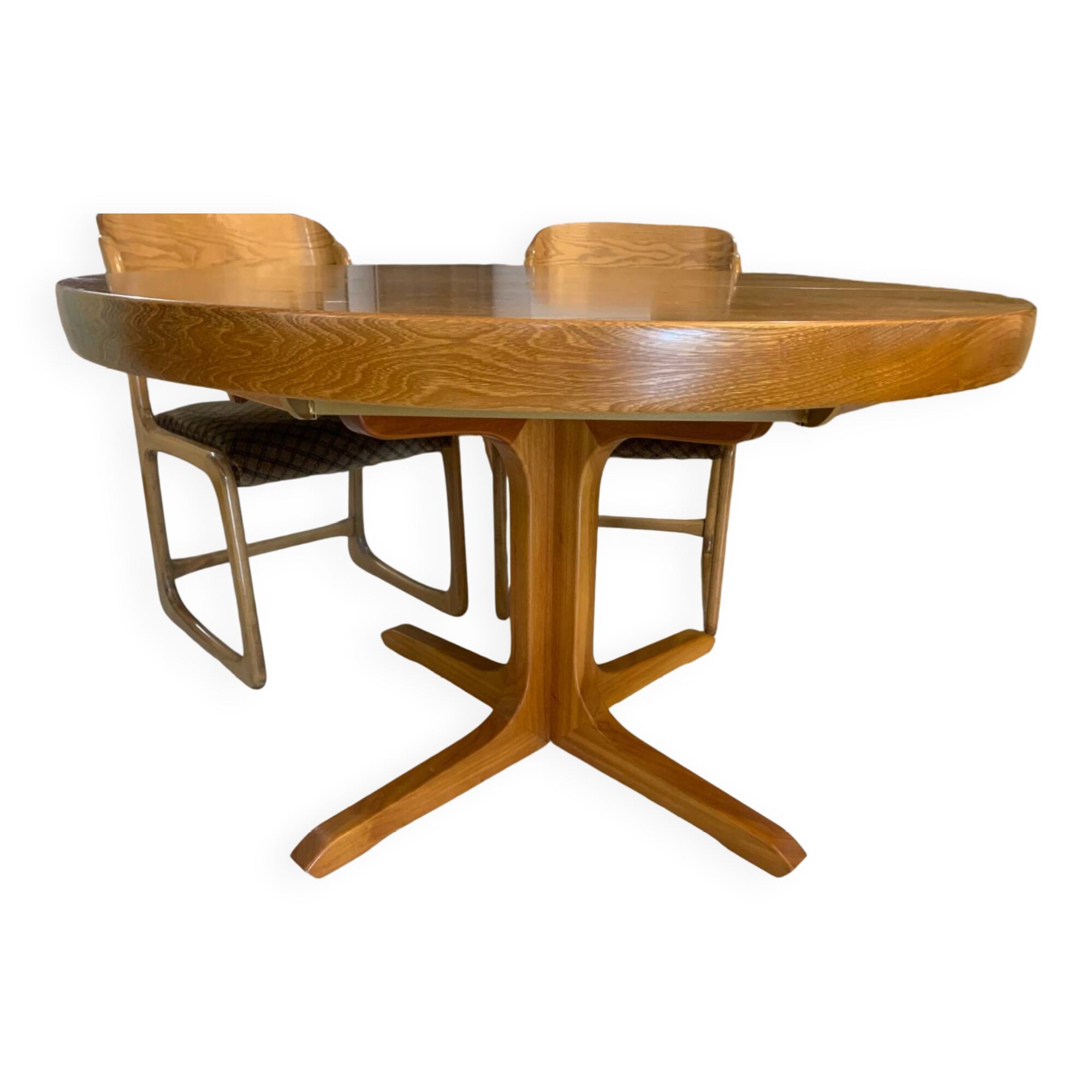 Baumann table and chairs