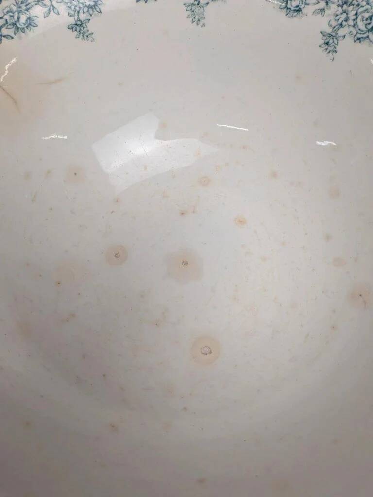 Antique large salad bowl from Saint-Amand, Argenton model in ironstone.