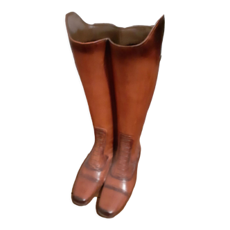 Umbrella holder for rider's boots
