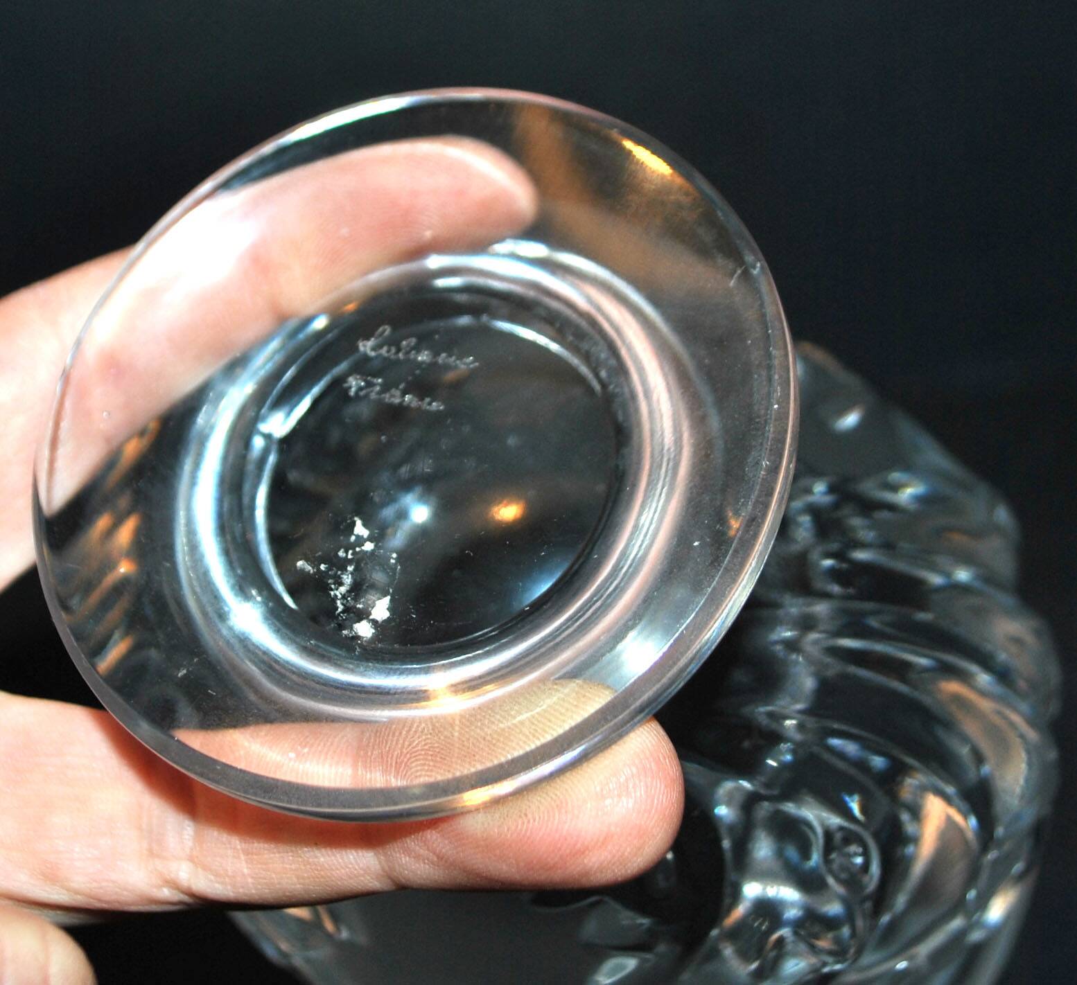 LALIQUE frosted crystal vase, Saint-Cloud model with acanthus leaves, 1950-1960