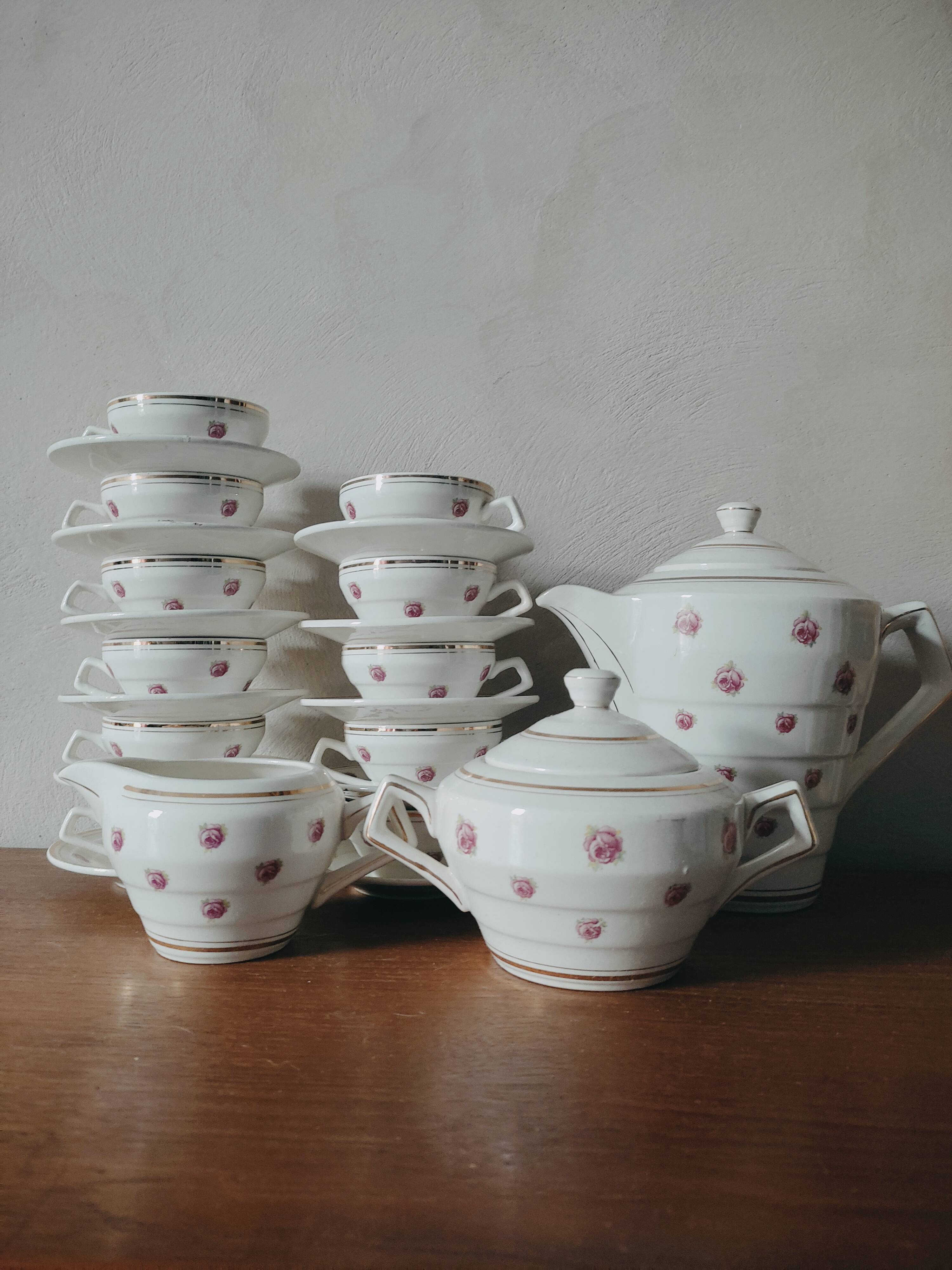Coffee or tea set in Earthenware St Amand