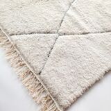 Moroccan Berber carpet Beni Ouarain ecru with black diamonds engraved 293x203cm
