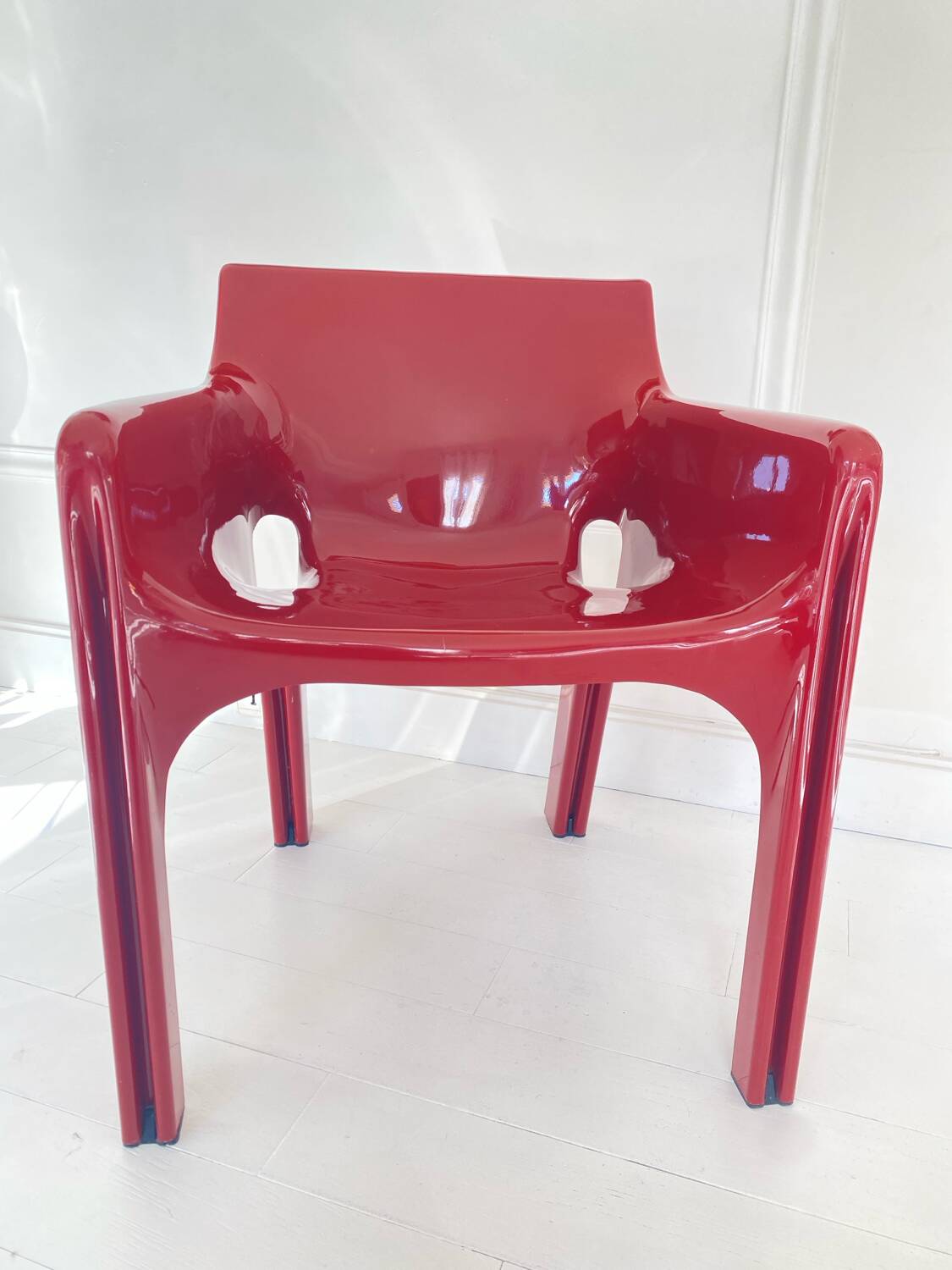 Vico MAGISTRETTI for Artemide, Armchair, model "GAUDI"