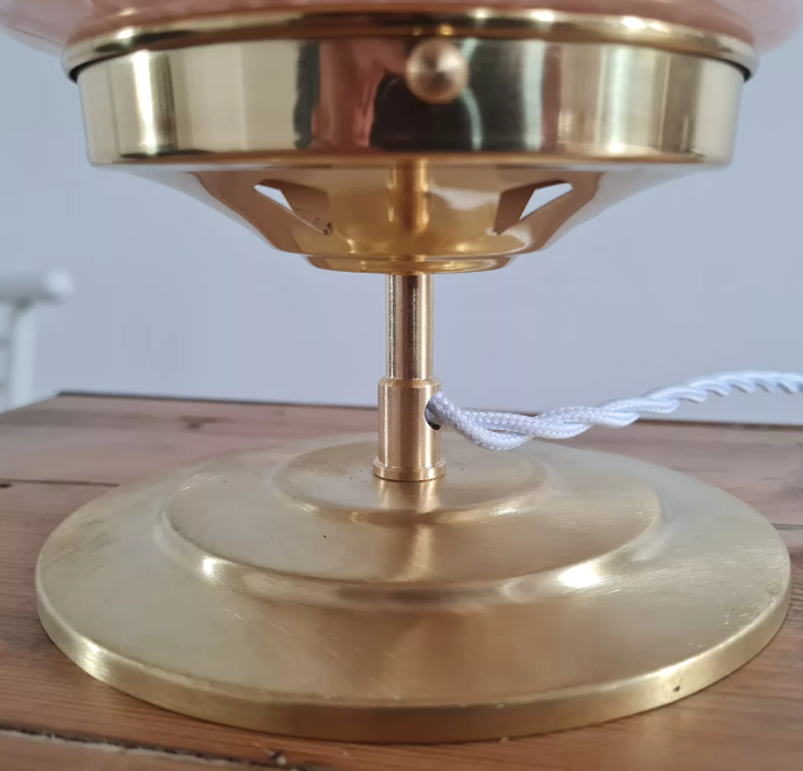 Table lamp in pink Clichy glass