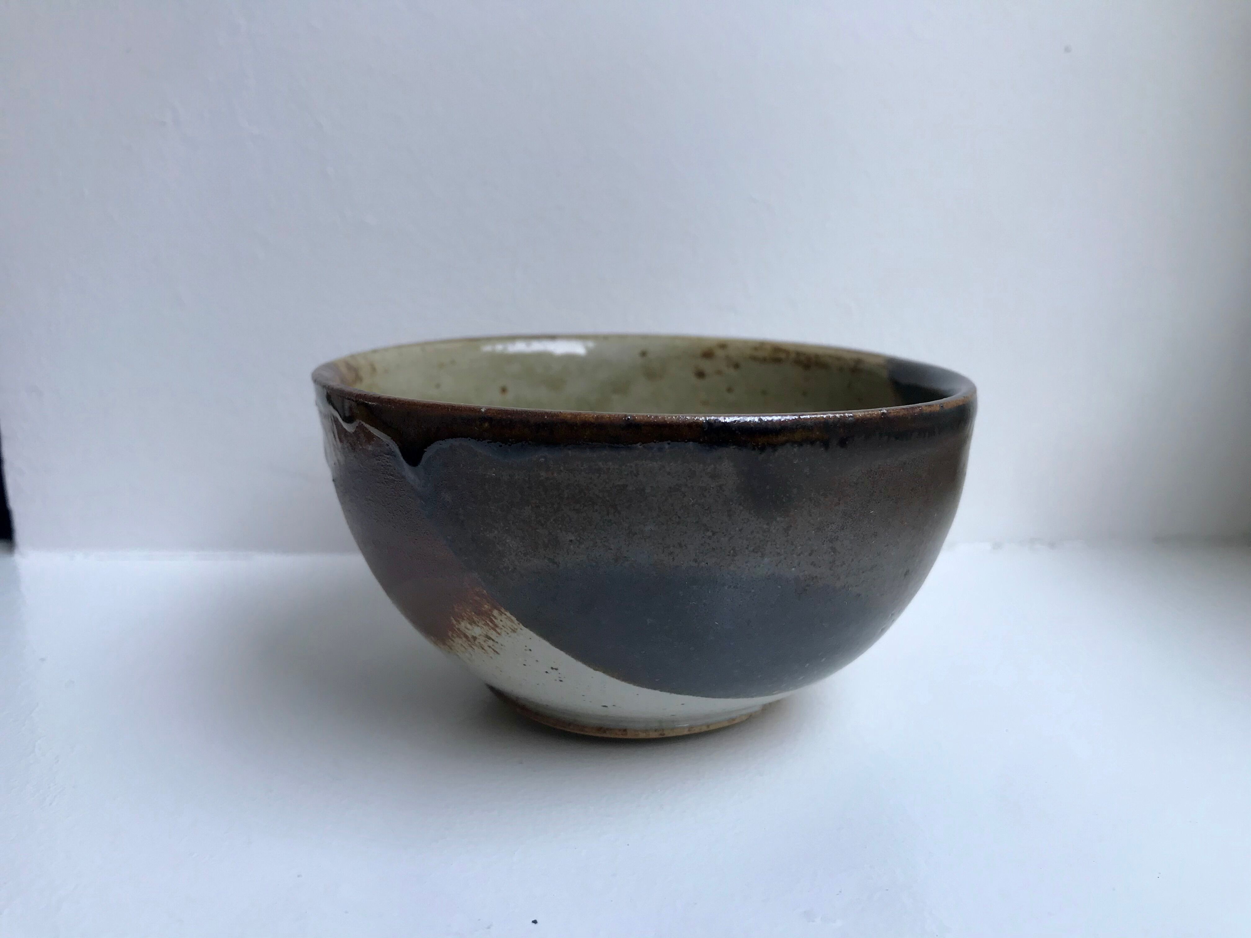 Small glazed pottery ceramic bowl signed 60s-70s