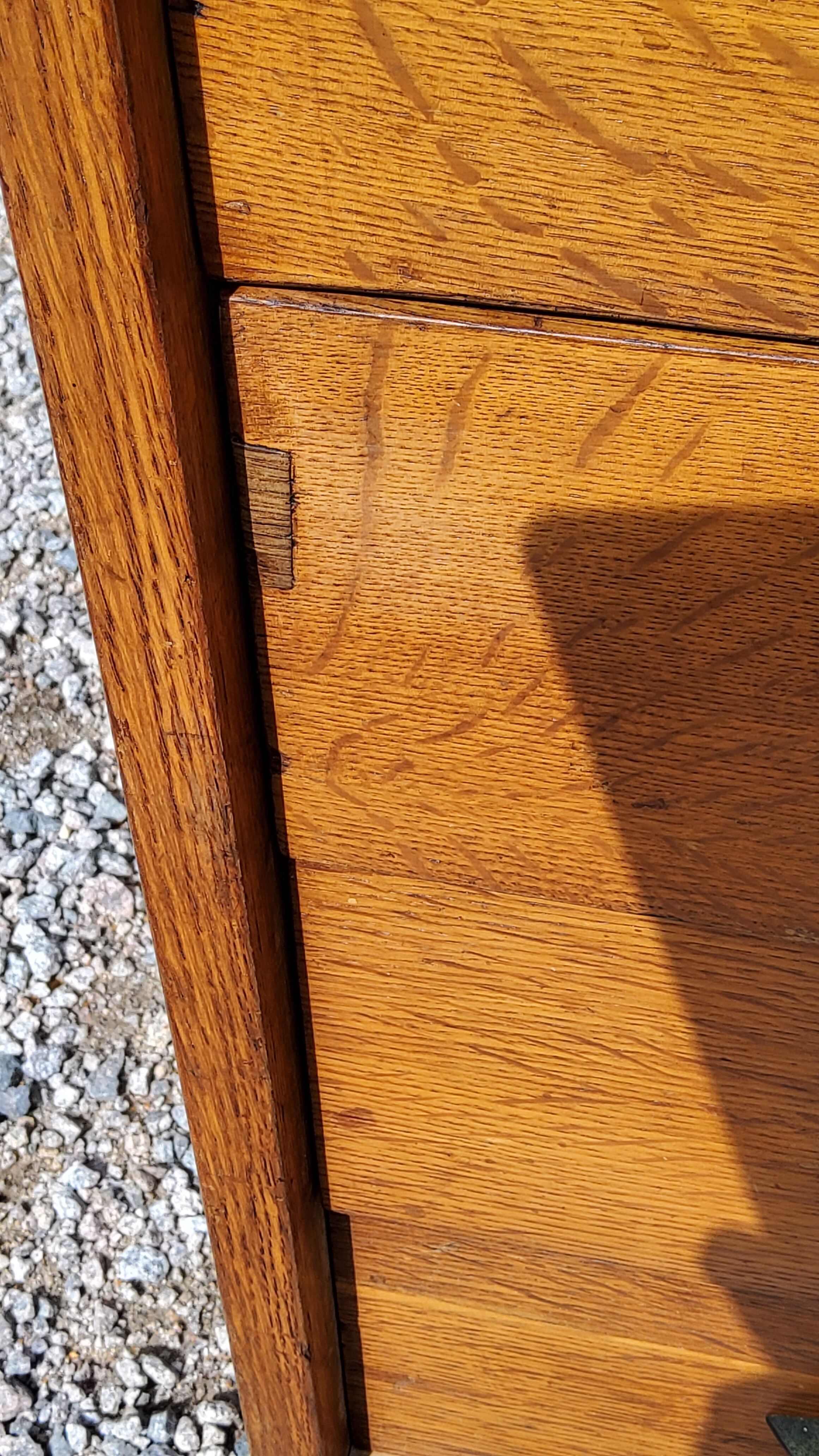 Chest of drawers of the 50s in golden blond oak 5 drawers conical feet