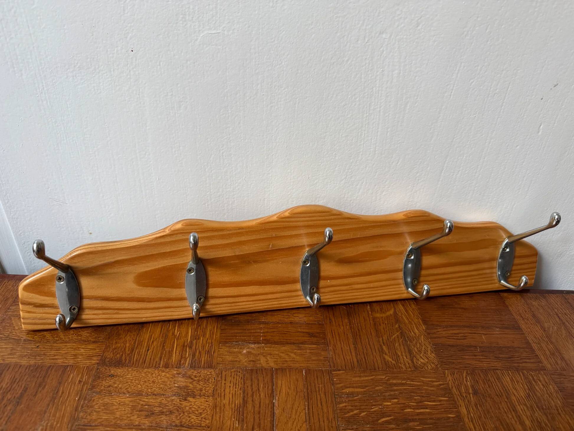 Porte-manteau mural en bois & métal